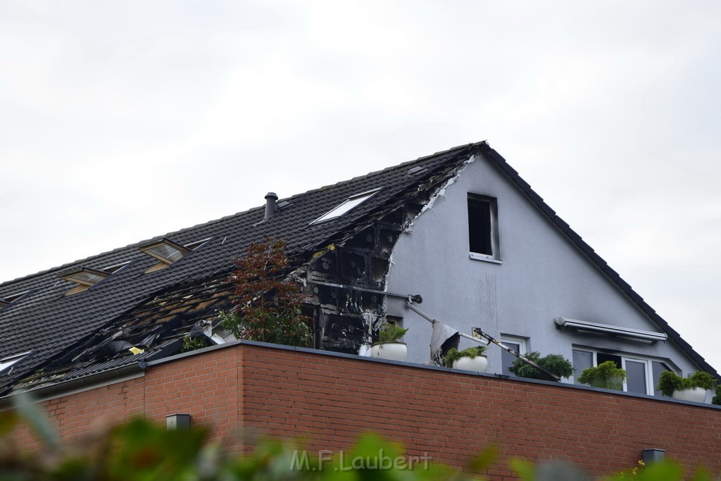 Feuer 2 Y Koeln Suerth Elisabeth Selbertstr P240.JPG - Miklos Laubert